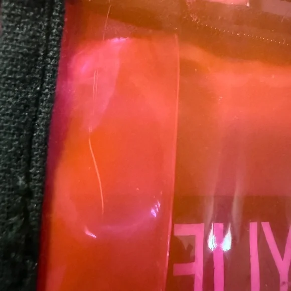 Kendall & Kylie Vibrant Transparent Pink Jelly Bag, Cosmetic Bag, Wristlet, NWOT - Picture 5 of 5
